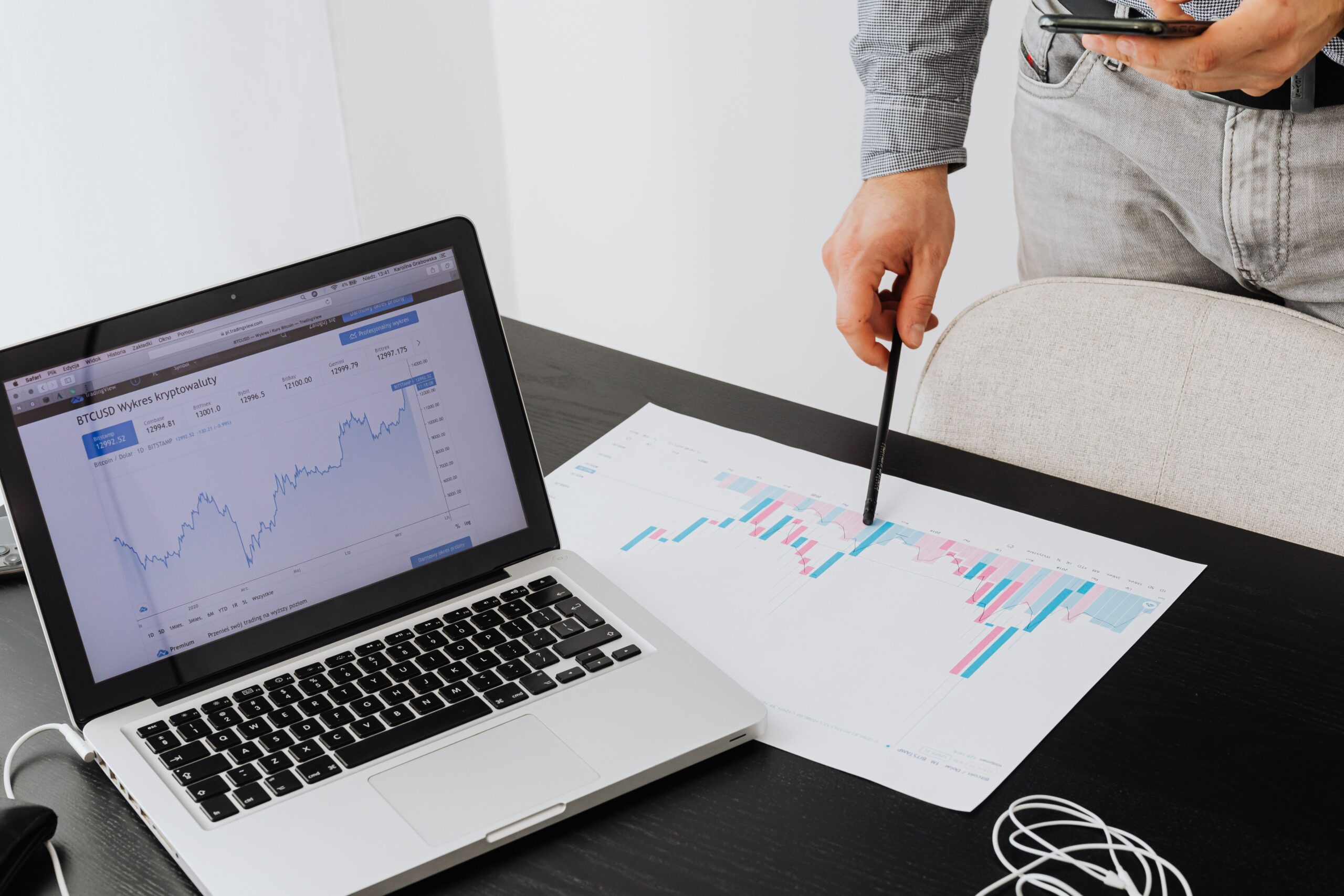 How Content Marketing Improves SEO and Brand Authority